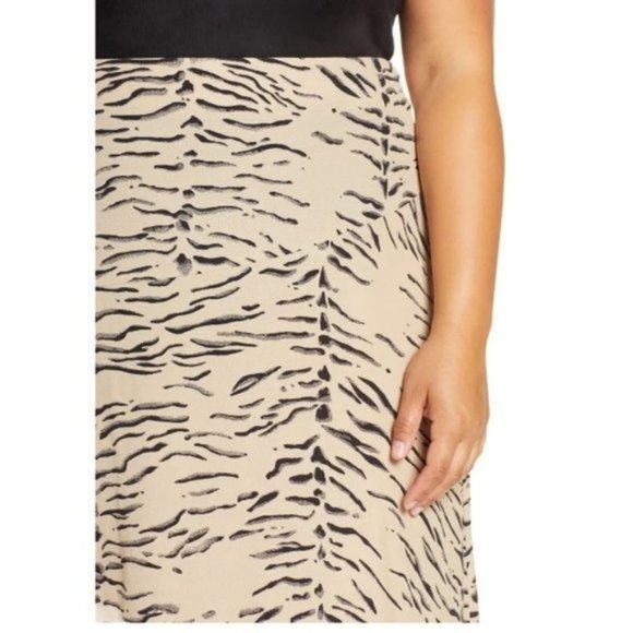 LEITH  Plus Animal Print Panel Skirt - NWT - Size 4X - Picture 3 of 5